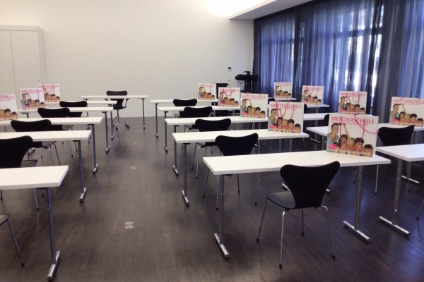 Aula geöffnet             182,5 qm
Aula geschlossen      108,5 qm